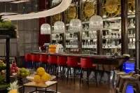 LIZZY • Ritz Hotel on Harbin Central Street - 5-Star