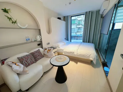 Rongjiang Xinyu Xingyuan Homestay (Village Super Football Field) - Bãi đậu xe