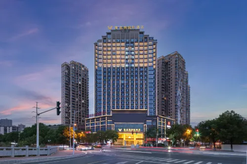 Vienna International Hotel (Hengyang Yanqi Lake Park Kaixuan Lake View Waterfront)