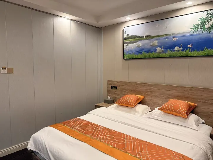 Huajun Yuyue Hotel