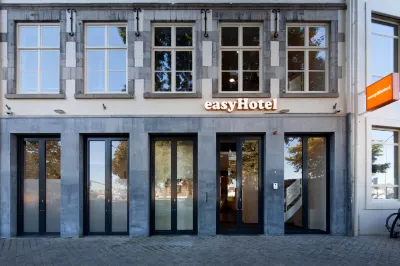 EasyHotel Maastricht City Centre Отели в г. 