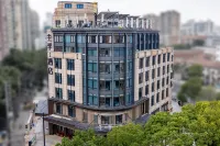 JI Hotel (Shanghai Xizangbei Road Subway Station) Hotels near Jiali Commercial Plaza