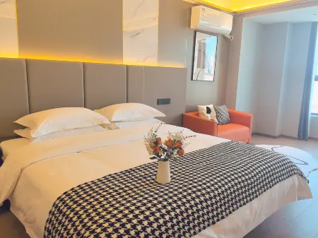 Mingren Cinema Boutique Hotel (Huangshigang Wanda Plaza)