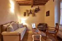 ซาทูร์นาลเลีย วิลเลจ รูมส์