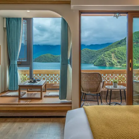 Dream by the Lakeside · Hillside Lakeview Boutique Stay