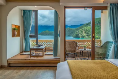 Lugu Lake Lakeside Dream · Hillside Lakeview Boutique Hotel 칭런수 주변 호텔