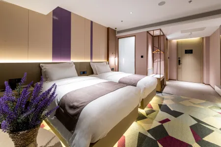 Lufeng Hotel (Meihekou Yinhe Avenue) Отели рядом с достопримечательностью «Meihekoushi Zhangbai Mountain Botanical Garden»