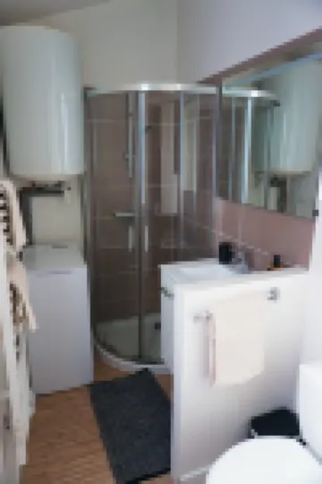 Charming studio, train station nearby