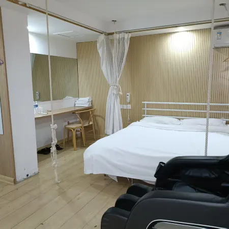 Jingzu E-sports B&B (Bozhou Guoyang Middle School Store)
