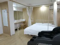 競族電競飯店（亳州渦陽中學店） - 停車場