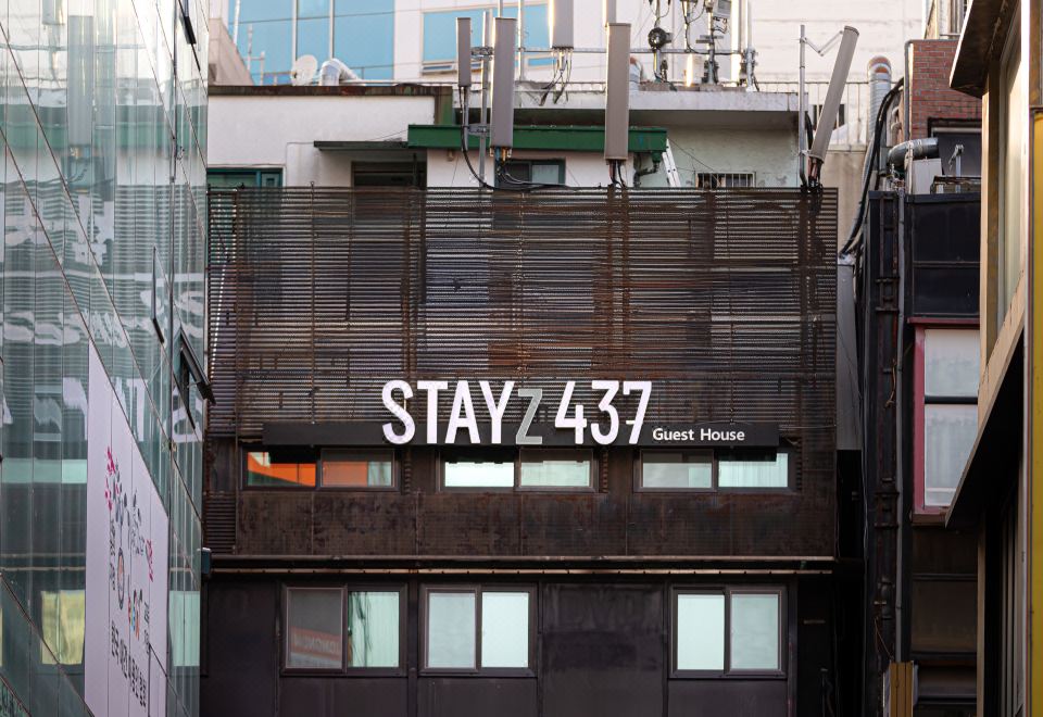 2. 스테이즈437 ..