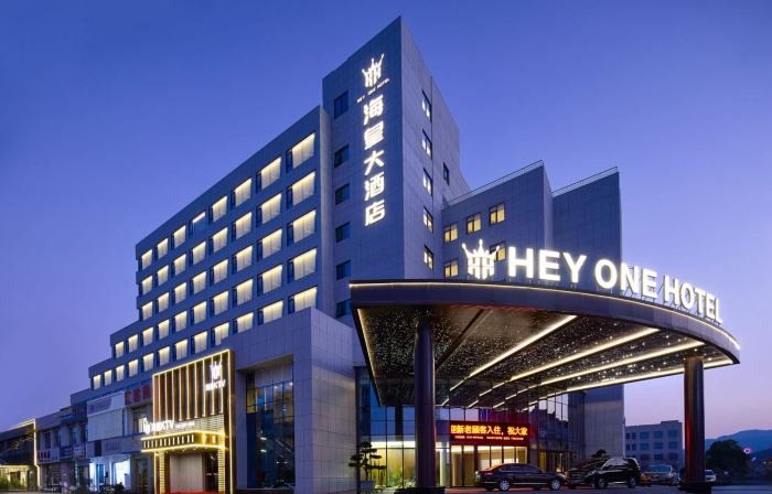 HEY ONE HOTEL