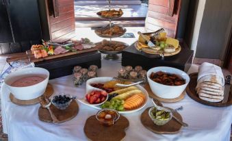 Ndlovu Safari Lodge