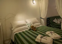 Picabon Apartment with AC Balcony Hotels in Monterosso al Mare