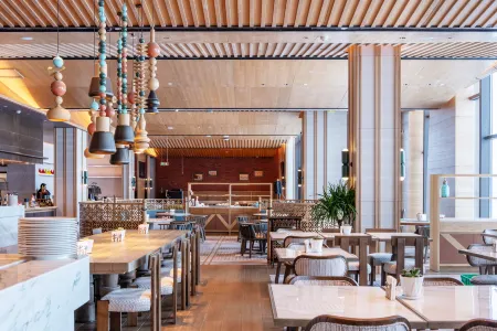 Holiday Inn Resort Kanas Hemu Отели рядом с достопримечательностью «Hemu Scenic Area»