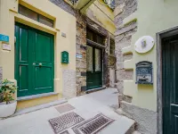 Petrella's Point Studio with AC Hotels in Vernazza