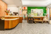 Forever Happiness Hostel - 2-Star