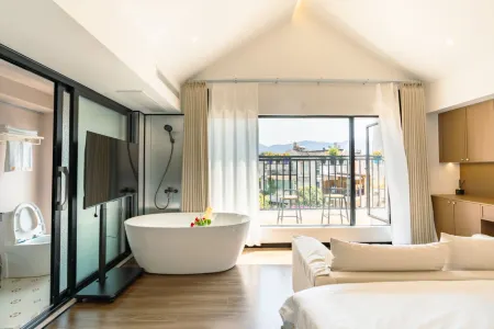 Shufei Homestay (Kunming Dianchi Lake Viewing Pier Yinghai Road Subway Station) Отели рядом с достопримечательностью «Kunming Xishan Scenic Resort»