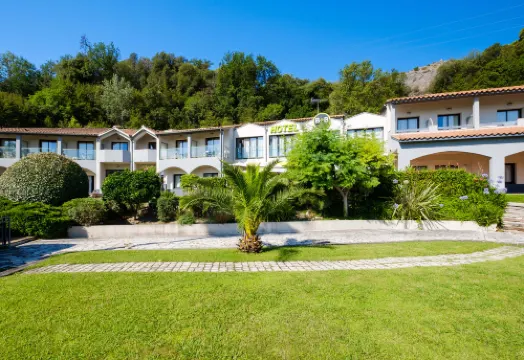 B&B HOTEL Villeneuve-Loubet Village Hôtels à : Villeneuve-Loubet