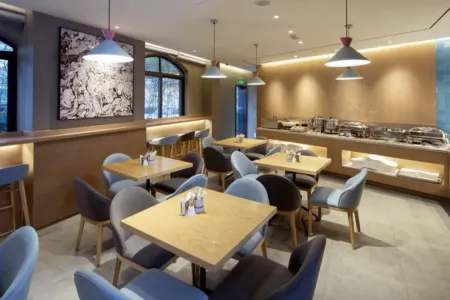 Olman Hotel, Linxia City Отели рядом с достопримечательностью «Red Garden»