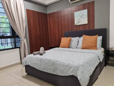 Cozy Solstice Apt | Netflix + WiFi | Pool & Self Check-In