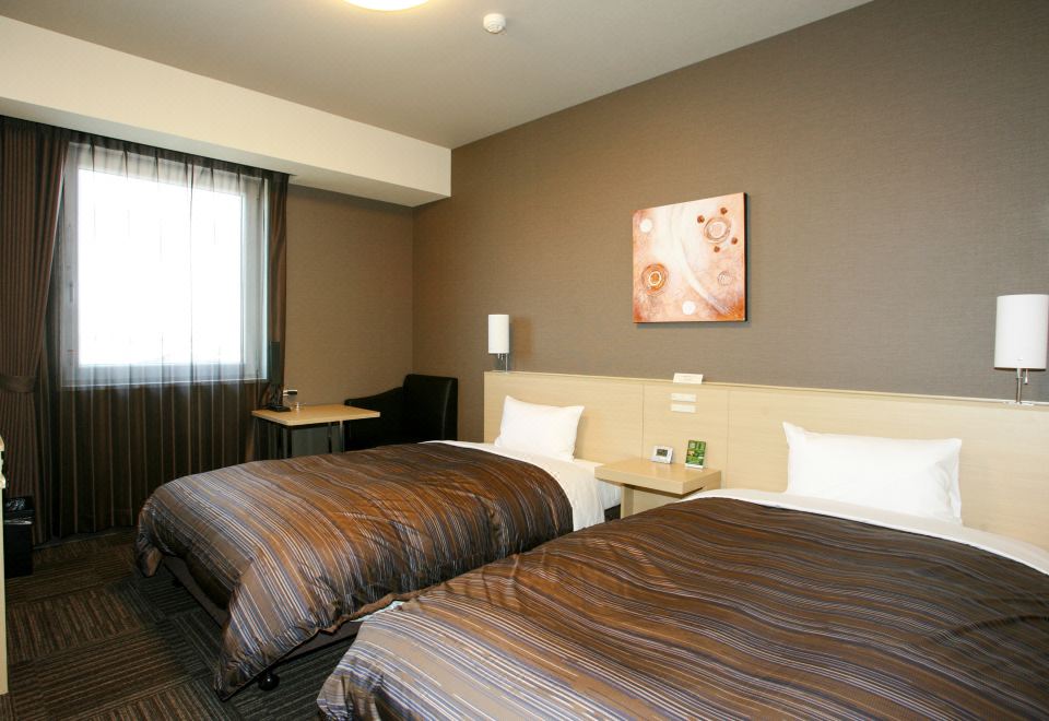 4. 호텔 루트 인 ..