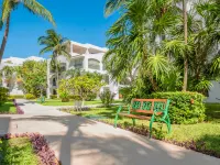 Beachscape Kin Ha Villas & Suites โรงแรมใกล้หาดชัคมูล