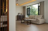 Viewing Snow Mountain and Cloud Sea  Spring Resort Private Villa