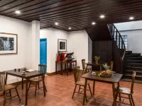 Xieng Thong Retreat Hotel (Luang Prabang Old Town - Central Sisavangvong Road Branch) Hotels near Cross River Ferry