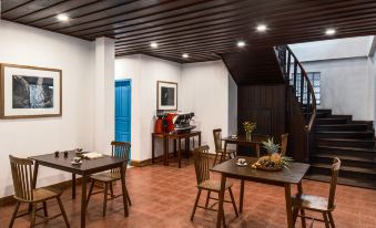 Xieng Thong Retreat Hotel (Luang Prabang Old Town - Central Sisavangvong Road Branch)