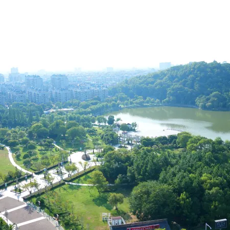 Oriental International Hotel (Leping City Donghu Park Branch)