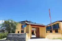 Gangrenyunju Tibetan-style Boutique Homestay (Shangmo Branch) Hotel in zona Harmonious Tower