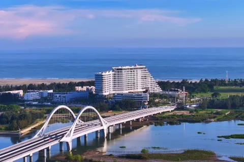 HUALUXE Beihai Silver Beach Resort