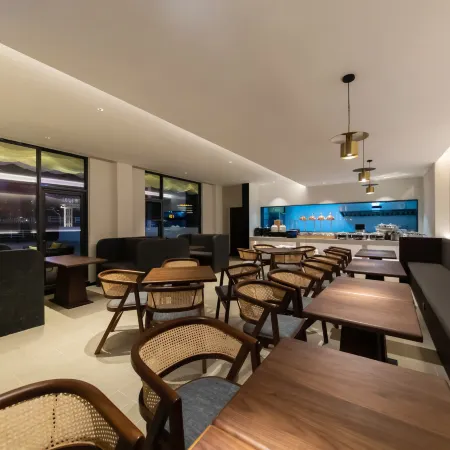 Renjoy Hotel (Kangding Xinduqiao Town Photography Road)