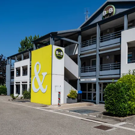 B&B HOTEL Grenoble Université 1