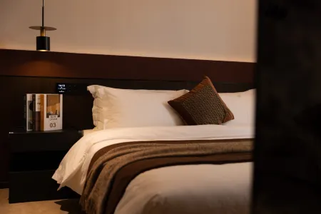 HILYN HOTEL Отели рядом с достопримечательностью «Appendix Polytechnic - Area A»