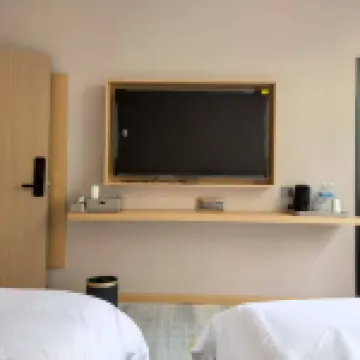 E-sports hotel in the spring breeze