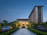 Ying Shan Hong Jinling Grand Hotel Hotels near Dabie Mountain Azalea Ecological Cultural Grand View Garden