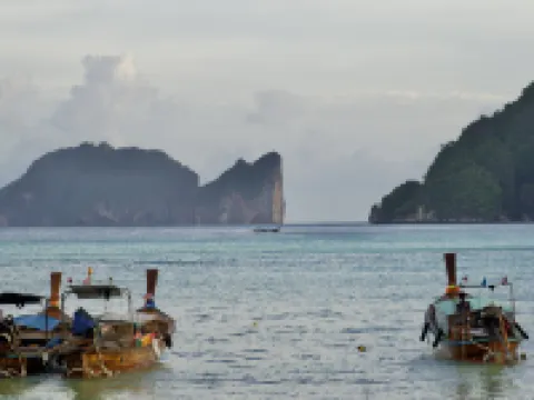 Bayview Resort Phi Phi Island - Beach Front Resort Hoteles en Isla Phi Phi