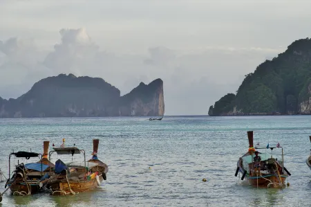 Bayview Resort Phi Phi Island - Beach Front Resort