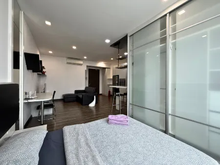 Landmark Residence 2 by Dehoz Suites