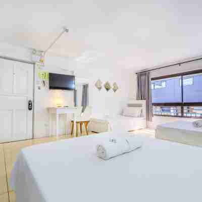 C Hotel Managed by H Hospitality Group Rooms