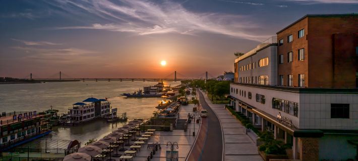 Jingzhou | Shiye Sky Garden · Riverview Holiday Hotel (Wuyi Road Branch) Hotels in Jingzhou