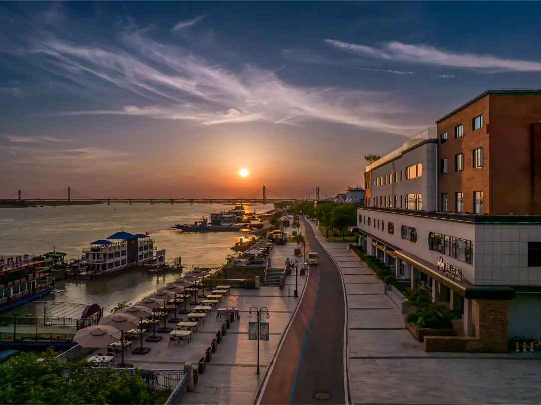Jingzhou | Shiye Sky Garden · Riverview Holiday Hotel - Jingzhou