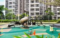 Seafront Country Garden Danga Bay by Lions Bay - Apartments