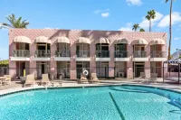 Palm Desert Suites - Pools