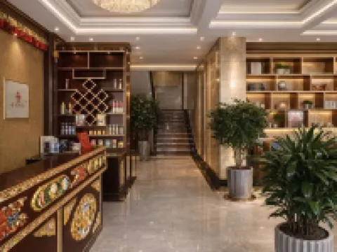 Deqin Meili Yingyue View Hotel (Feilai Temple Meili Snow Mountain Branch) Hotels in Deqin