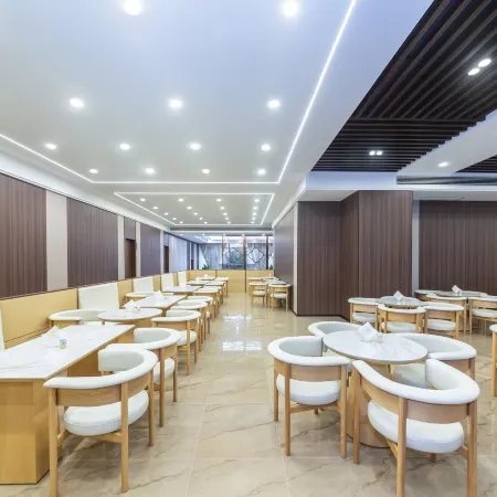 Quan Duo Hotel (Suining High-speed Railway Station Branch)