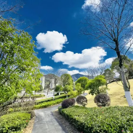 Pan'an Hongting University Hotel