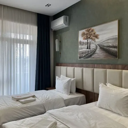 SM LUXURY HOTEL